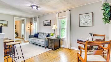 House (1 Bedroom) | Interior