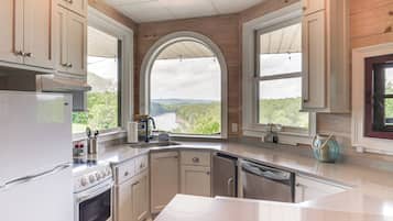 Rumah (Multiple Bedrooms) | Interior