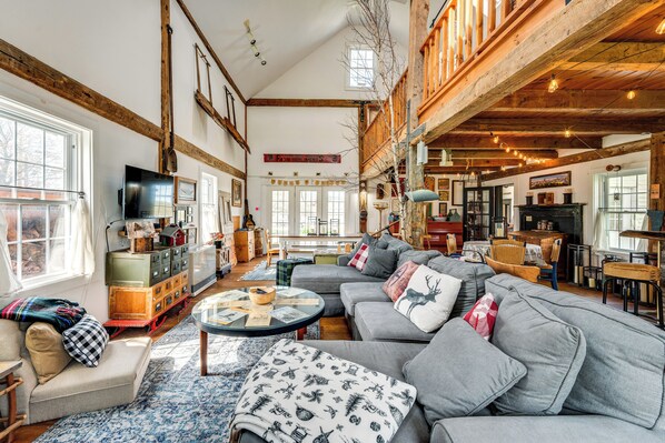 House (6 Bedrooms) | Interior - True North Farm House - Historic Family Home (Irasburg)