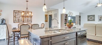 1 Mi to Shopping District: Chic Springfield Home