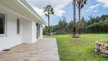 Villa | 4 bedrooms, Internet
