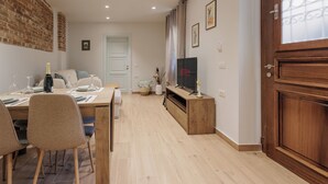 Luksusleilighet, 1 soverom, kjøkken | Oppholdsområde