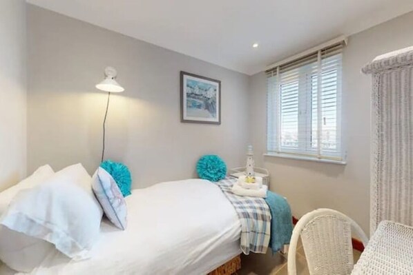 3 bedrooms, iron/ironing board, travel cot, free WiFi