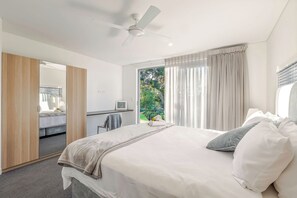 4 quartos, Wi-Fi de cortesia, roupa de cama