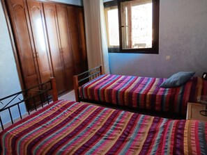 2 bedrooms, iron/ironing board, WiFi, bed sheets