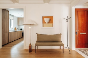 Departamento clásico, 2 habitaciones, cocina | Área de sala de estar