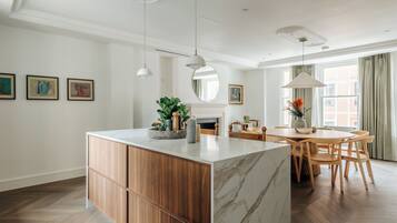 Deluxe Apartment, 2 Bedrooms, Kitchen, City View | Private kitchen | Fridge, microwave, oven, stovetop