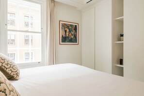 Apartamento de lujo, 3 habitaciones, cocina, vistas a la ciudad | 2 dormitorios, sábanas de algodón egipcio, ropa de cama de alta calidad