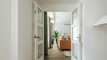 Deluxe Apartment, 2 Bedrooms, Kitchen, City View | Living area