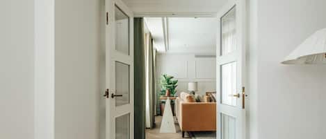 Appartement Deluxe, 2 chambres, cuisine, vue ville | Coin séjour