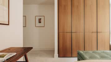 Deluxe-Apartment, 2 Schlafzimmer, Küche, Stadtblick | Bettwäsche aus ägyptischer Baumwolle, hochwertige Bettwaren