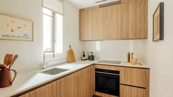 Classic Apartment, 2 Bedrooms, Kitchen | Private kitchen