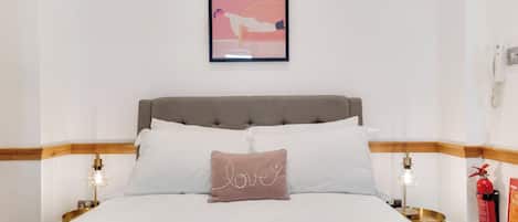 1 chambre, fer et planche Ă repasser, Wi-Fi, draps fournis