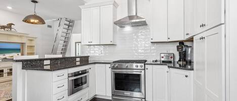 Micro-ondas, fogão, cooktop