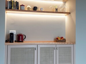Deluxe Apartment, Balcony, City View | Private kitchenette | Electric kettle - Idonia Sea View Double Room  (Hvar)