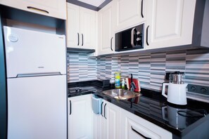 Sweet Home Apartments F | Shared kitchen | Fridge, stovetop, dishwasher, coffee/tea maker - Sweet Home Kemer Apartments (Kemer)