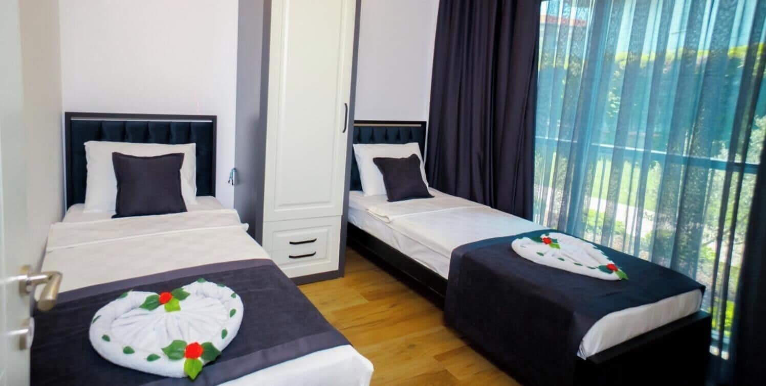 Vila Mewah, 2 kamar tidur, pemandangan kebun | 1 kamar tidur, seprai premium, brankas, dan meja kerja