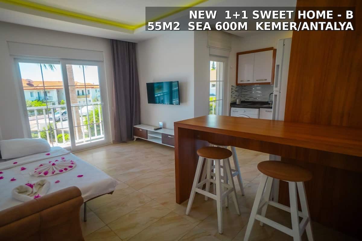 Sweet Home Apartments B | 1 bedroom, premium bedding, in-room safe, desk