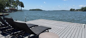 Spacious 6BD 4BA Lakehouse. Sleeps 17. Views. Dock. Paddleboards. Screened Porch