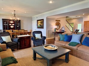 Smart-TV, Kamin, Tischfußball, Bücher