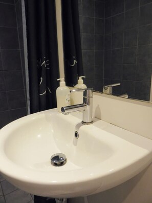 Bathroom - Lovely 1 bed room private room close to Norreport (København)