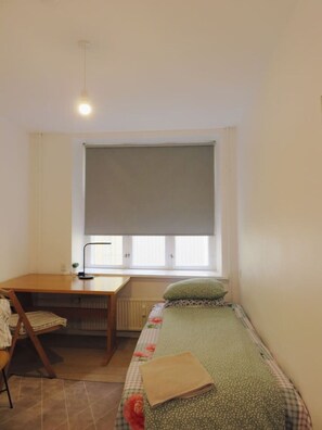 Desk, iron/ironing board, WiFi