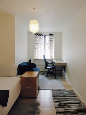 1 bedroom, desk, WiFi, bed sheets