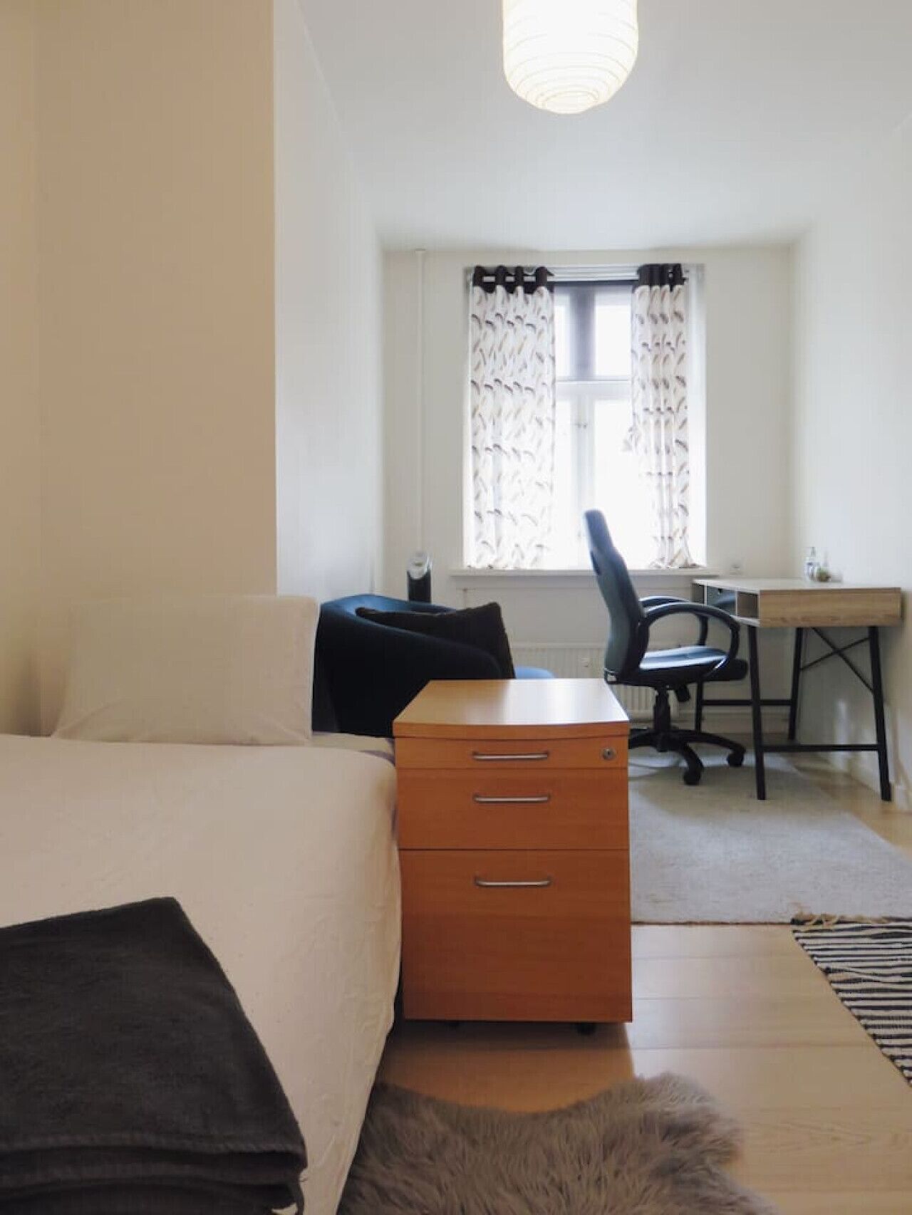 1 bedroom, desk, WiFi, bed sheets