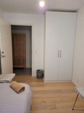 1 chambre, bureau, fer et planche à repasser, Wi-Fi