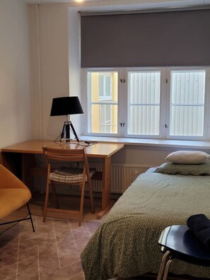 1 bedroom, desk, iron/ironing board, WiFi