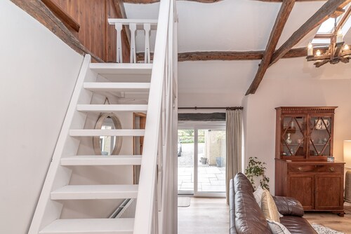 Muriau-Bach | A Cosy Farm Retreat for Two