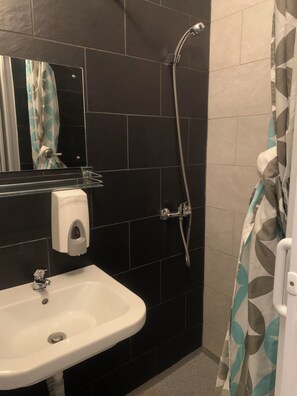 Bathroom - Hostel Kantun (Punat)