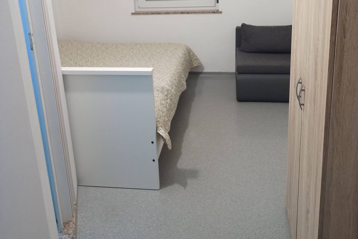 Economy Double Room | WiFi (free), bed sheets