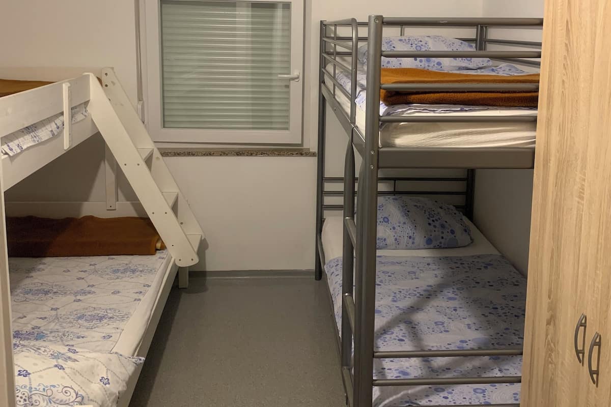 Economy-Vierbettzimmer