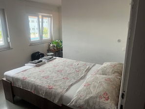 Economy Double Room | Free WiFi, bed sheets - Hostel Kantun (Punat)