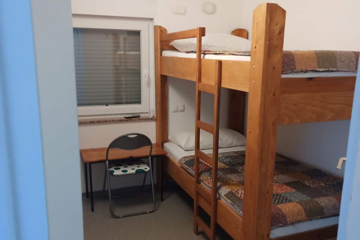 Economy Double or Twin Room | WiFi (free), bed sheets