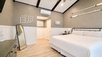 3 bedrooms, desk, iron/ironing board, travel cot