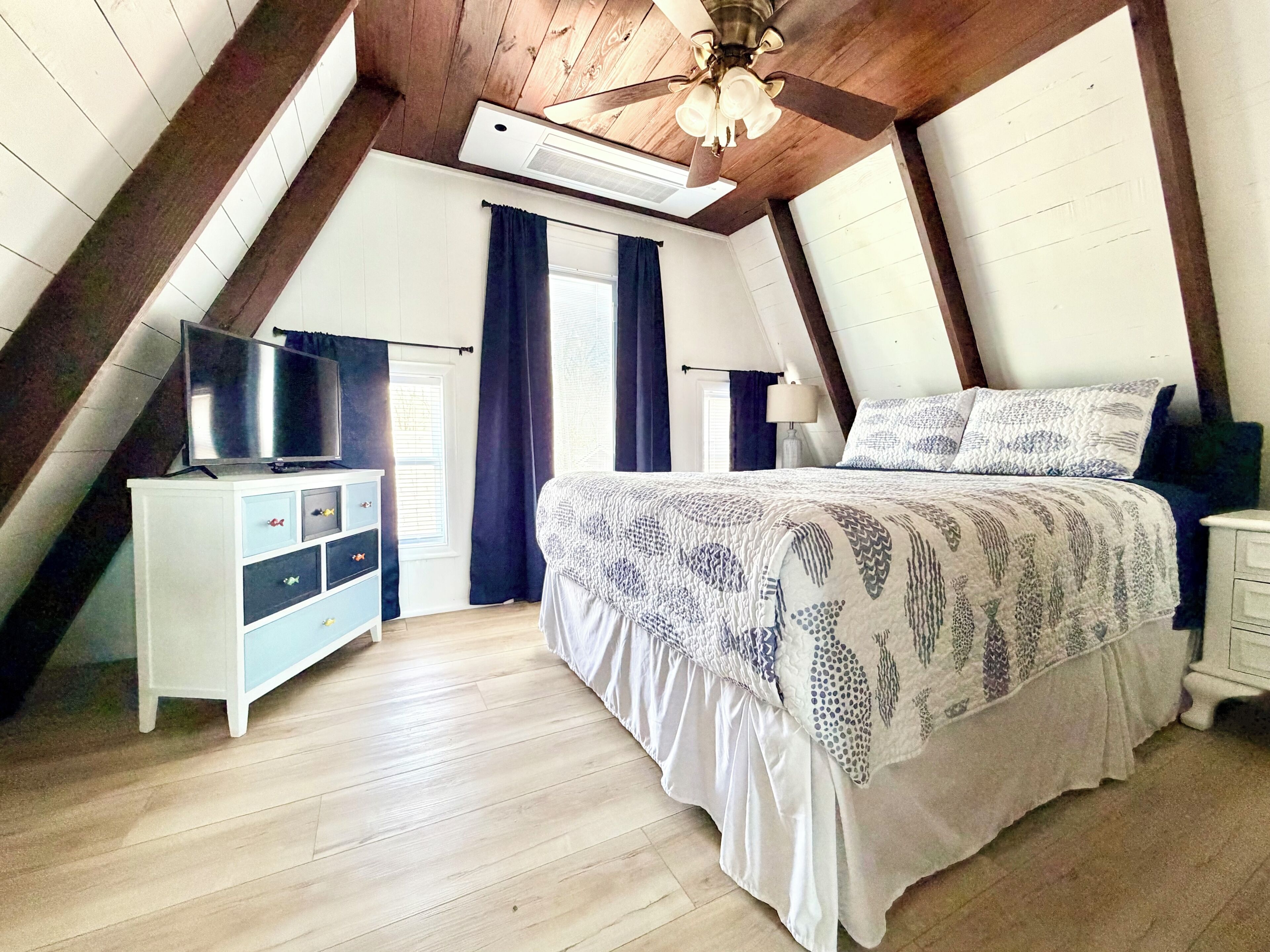 3 多间卧室、办公桌、熨斗/熨衣板、旅行婴儿床