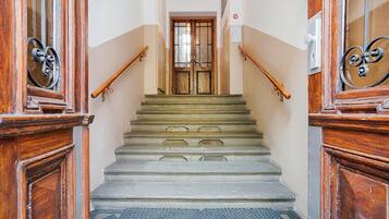 Apartment | Reception