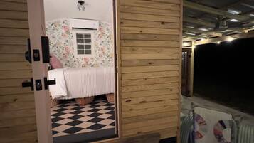 1 多间卧室、床单