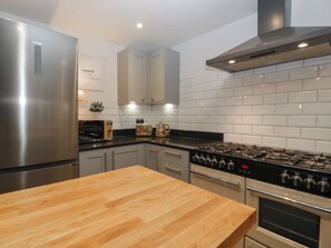 Dishwasher, cookware/dishes/utensils