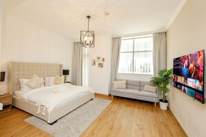 2 bedrooms, iron/ironing board, WiFi, bed sheets - Unique Downtown & Burj Khalifa Views (Dubai)