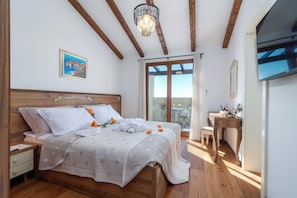 4 chambres, coffre-fort, fer et planche à repasser, lit de bébé portatif