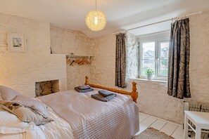 3 quartos, Wi-Fi de cortesia, roupa de cama