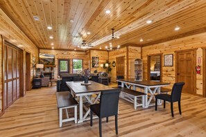 Cabin, Multiple Bedrooms | Dining