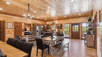 Cabin, Multiple Bedrooms | Dining