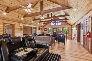 Ferienhütte, Mehrere Schlafzimmer | Wohnbereich