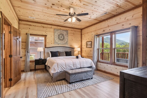 Cabin, Multiple Bedrooms