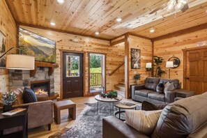 Cabin, Multiple Bedrooms | Living area | Smart TV