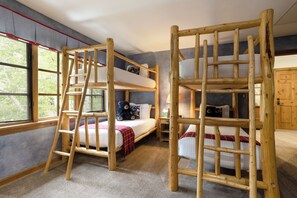 3 bedrooms, desk, iron/ironing board, WiFi